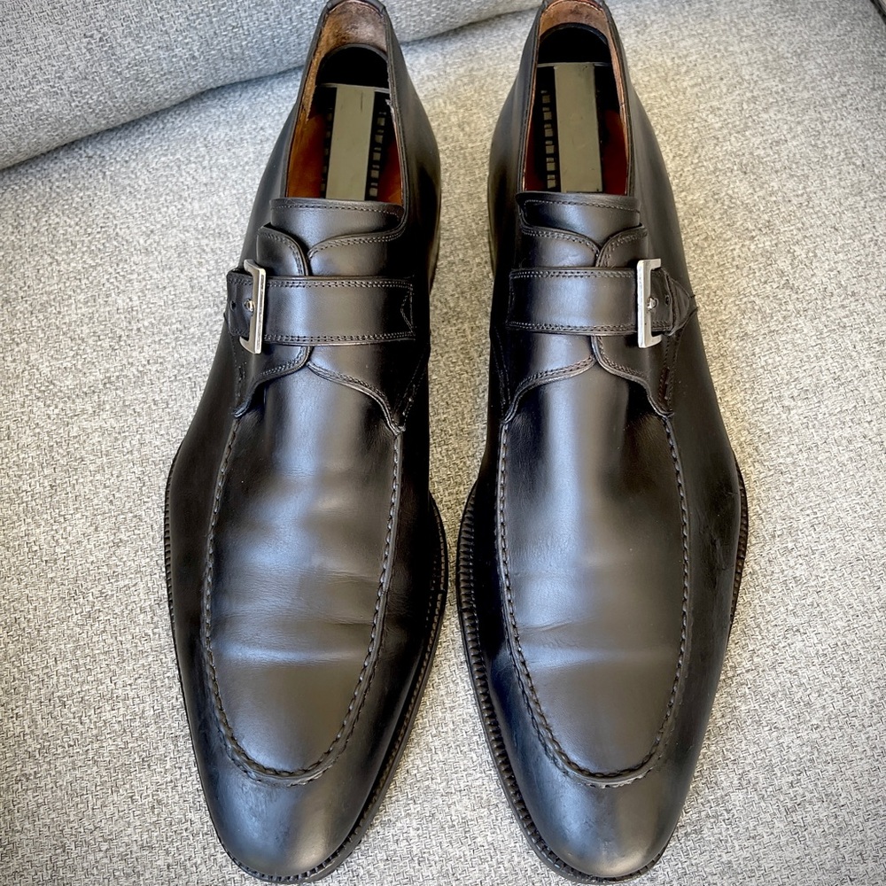 Magnanni Black Leather Slip-On Loafers